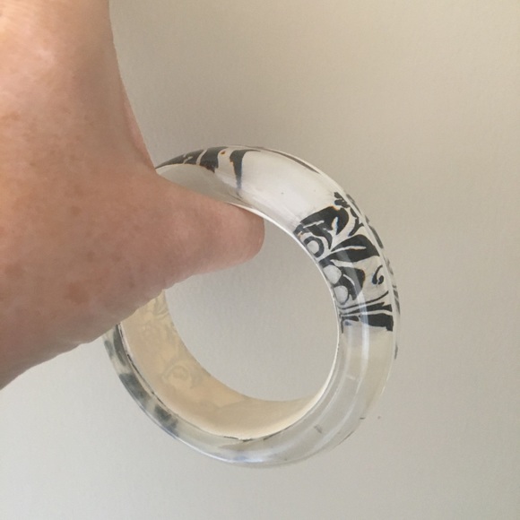 Vintage Retro Lucite Bracelet Bangle black design on cream, stunning quality - Picture 6 of 13